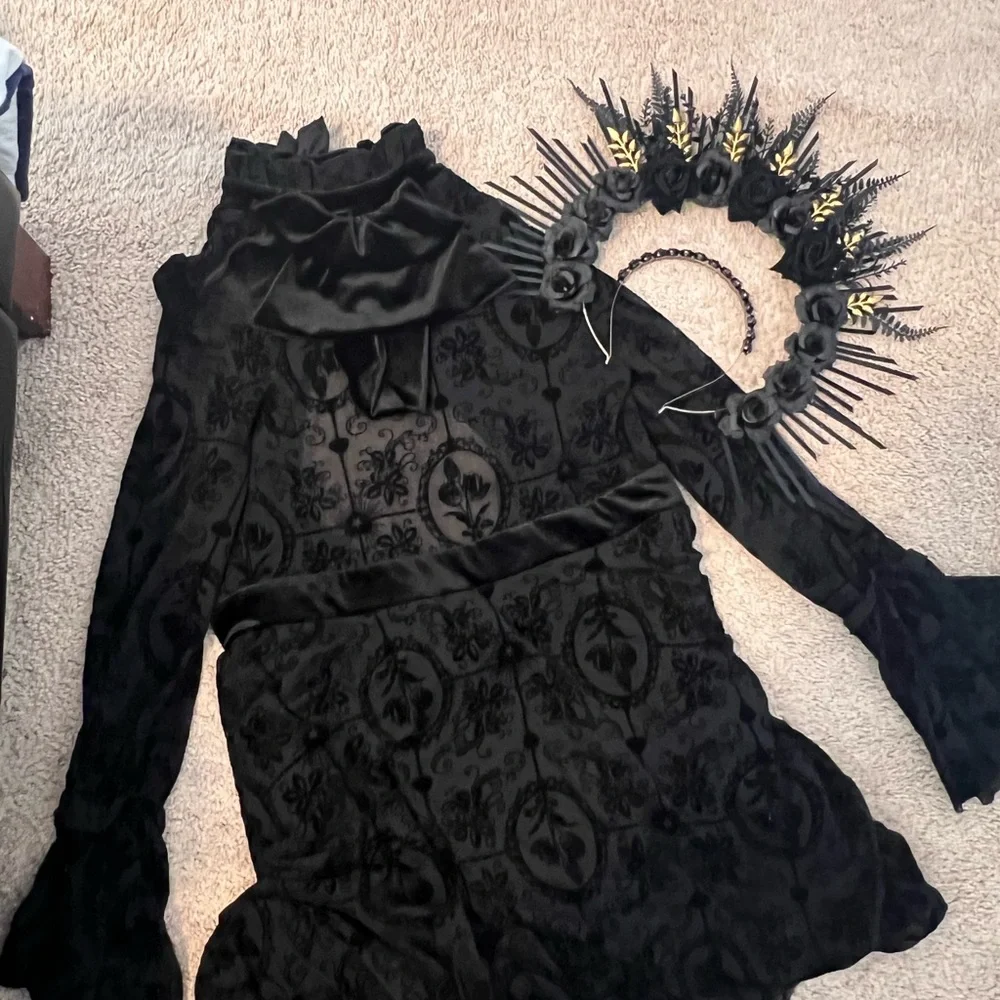 ROMWE Black Gothic Dress with Floral Design - Picture 1 of 4